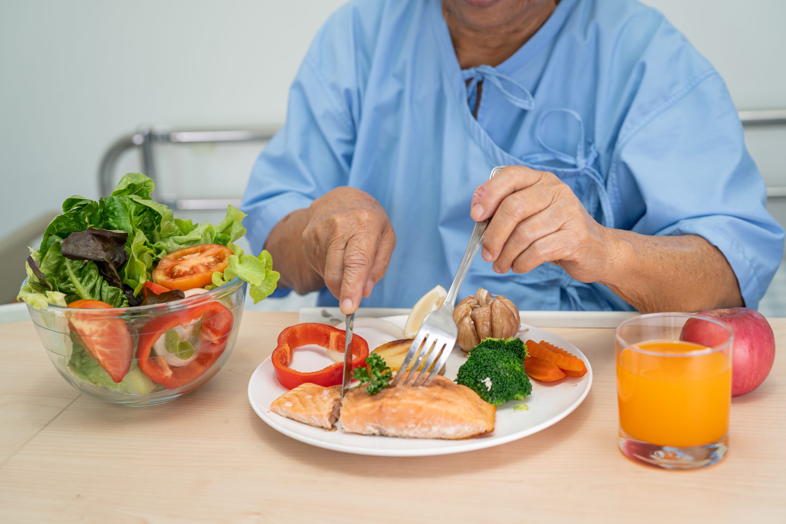 GLP-1 patient following a high-protein diet to protect muscle and metabolism during weight loss